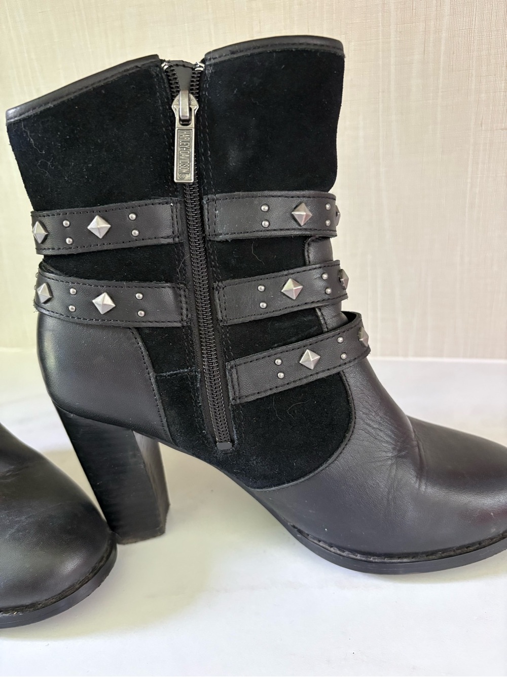 Harley-Davidson Women's Black Studded Leather Ankle Boots SZ-8M - Picture 4 of 10